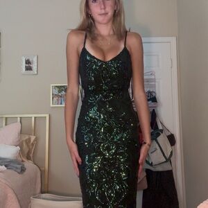 Windsor Green Sequin Embellished Bodycon Midi Dress